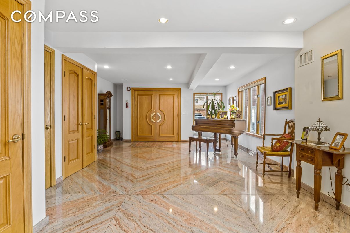 Interior, Piano, Recessed Lighting