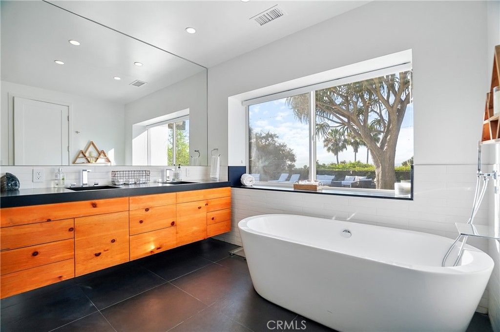 Bathroom, Dual Sink Vanities, Free Standing Baths, Interior, Recessed Lighting