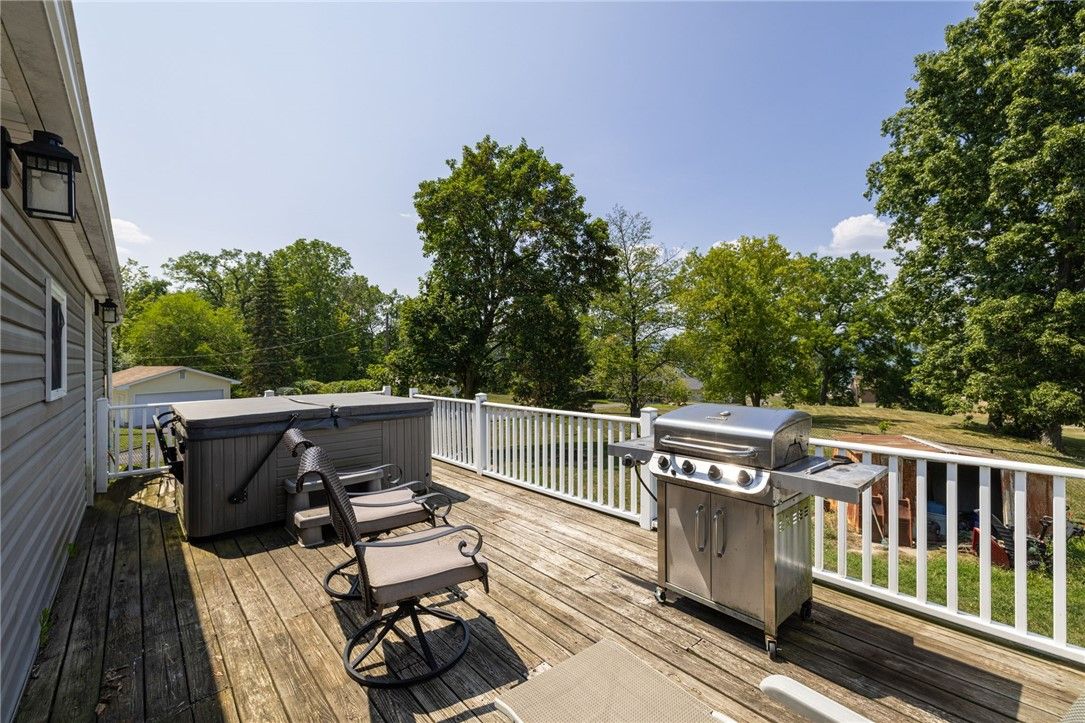 Exterior, Hot Tub