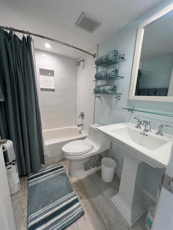 Bathroom, Interior, Recessed Lighting, Wood Texture Flooring