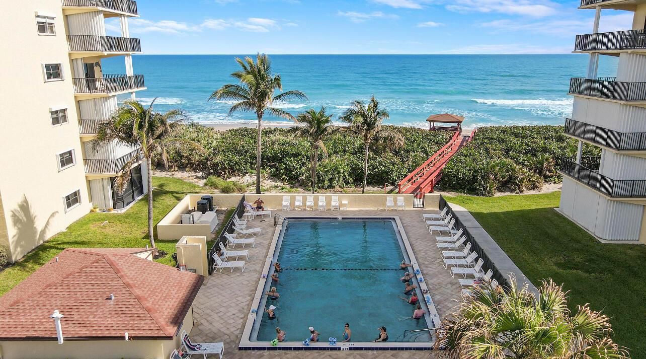 Exterior, Pool, Water