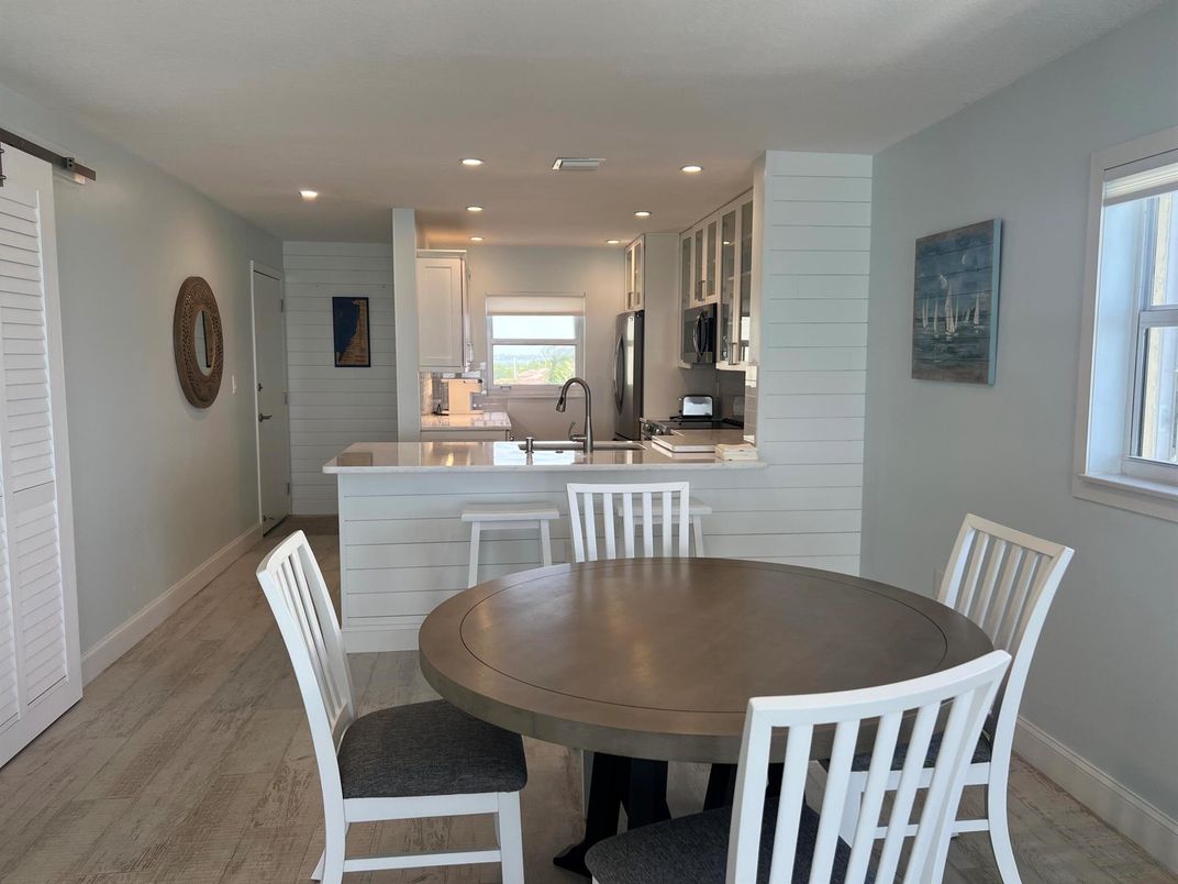 Dining room, Interior, Kitchen, Recessed Lighting, Wood Texture Flooring