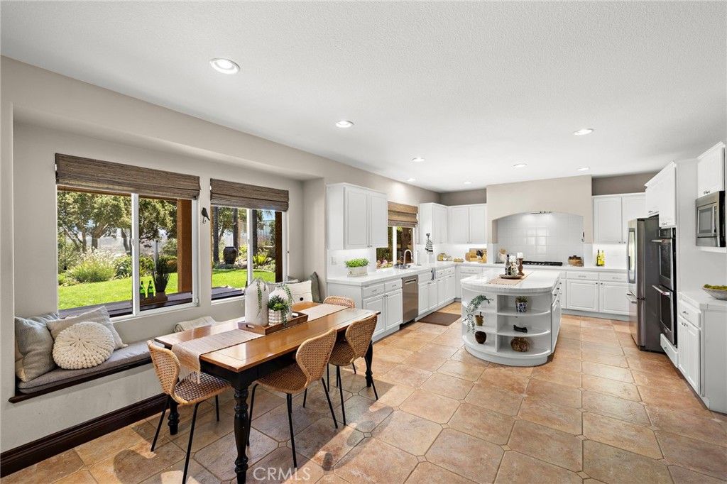 Dining room, Interior, Kitchen, Recessed Lighting