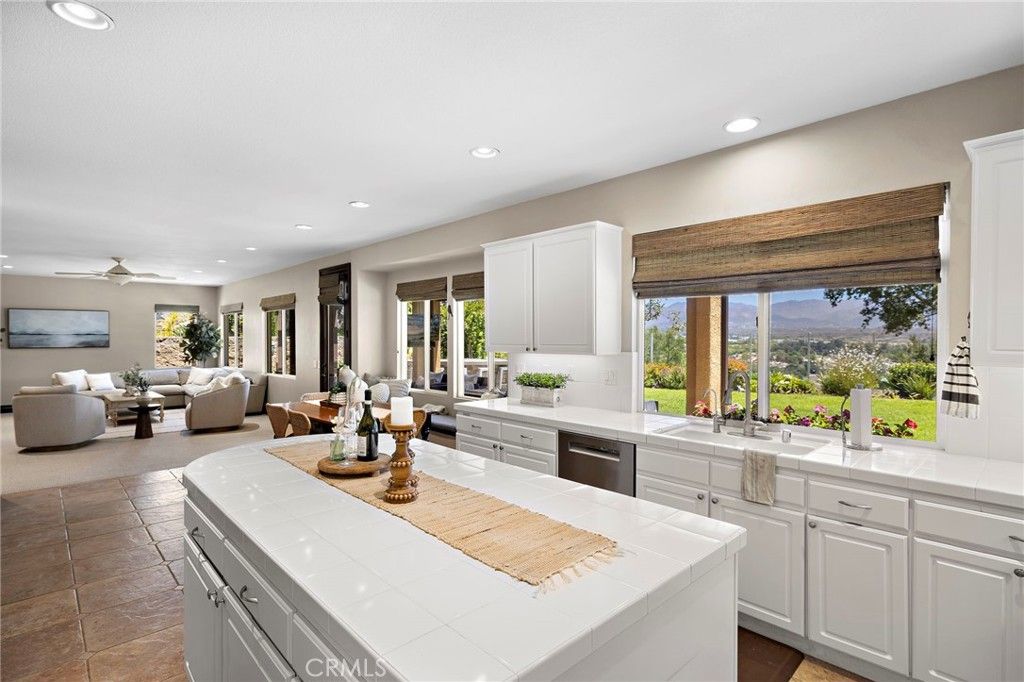 Interior, Kitchen, Living room, Recessed Lighting, Tile Countertops