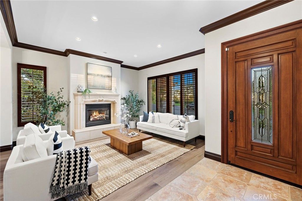 Fireplace, Interior, Living room, Recessed Lighting