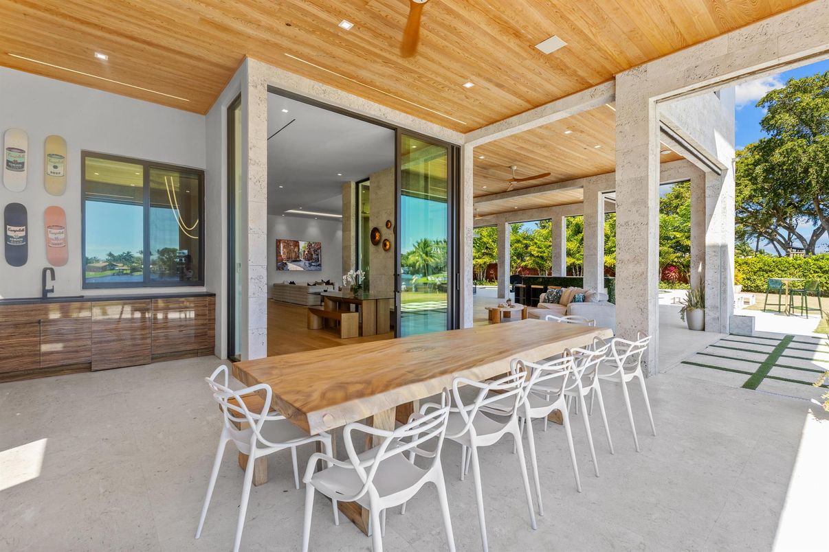 Dining room, Exterior, Recessed Lighting, Wooden Ceilings