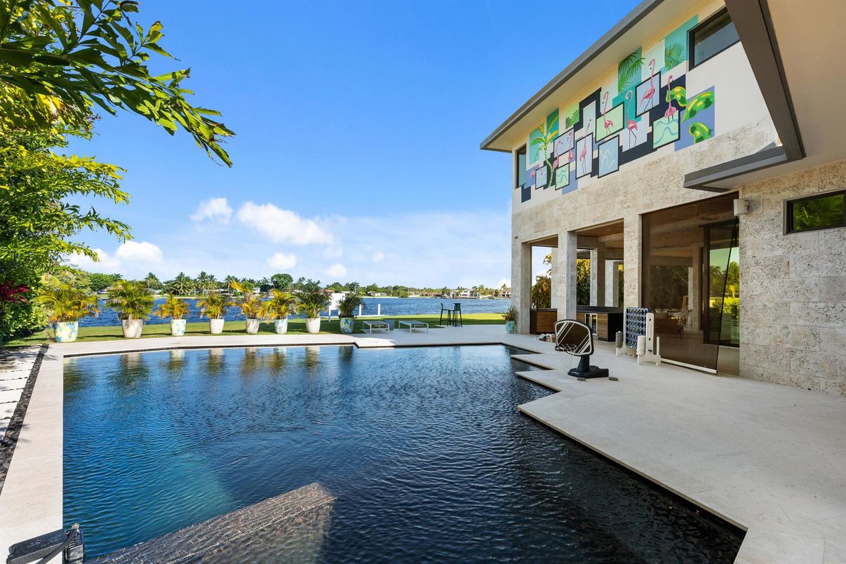 Exterior, Pool, Water