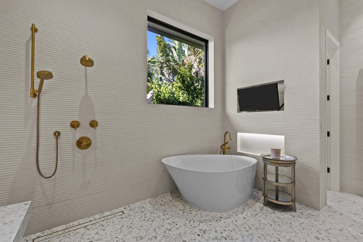 Bathroom, Free Standing Baths, Interior