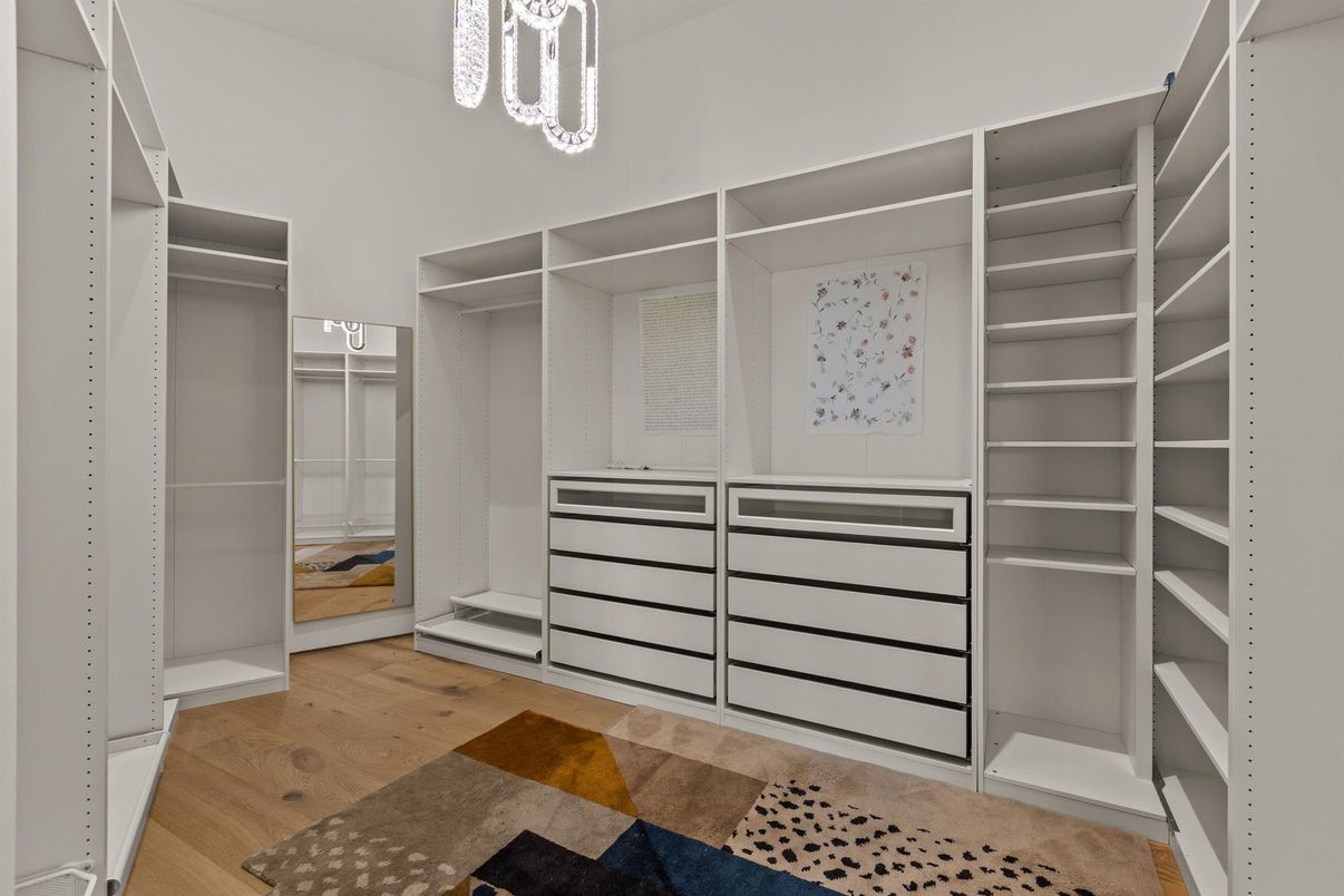 Interior, Walk-in Closets, Wood Texture Flooring