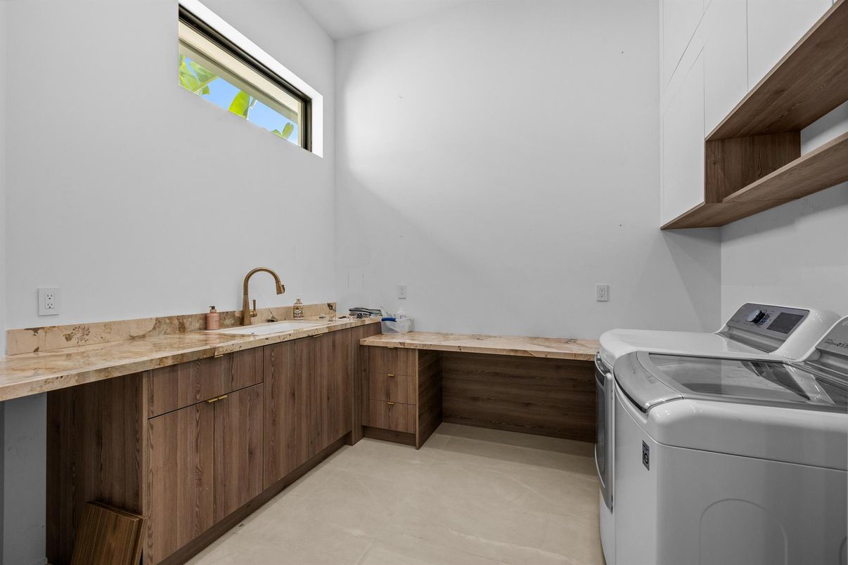 Interior, Washer