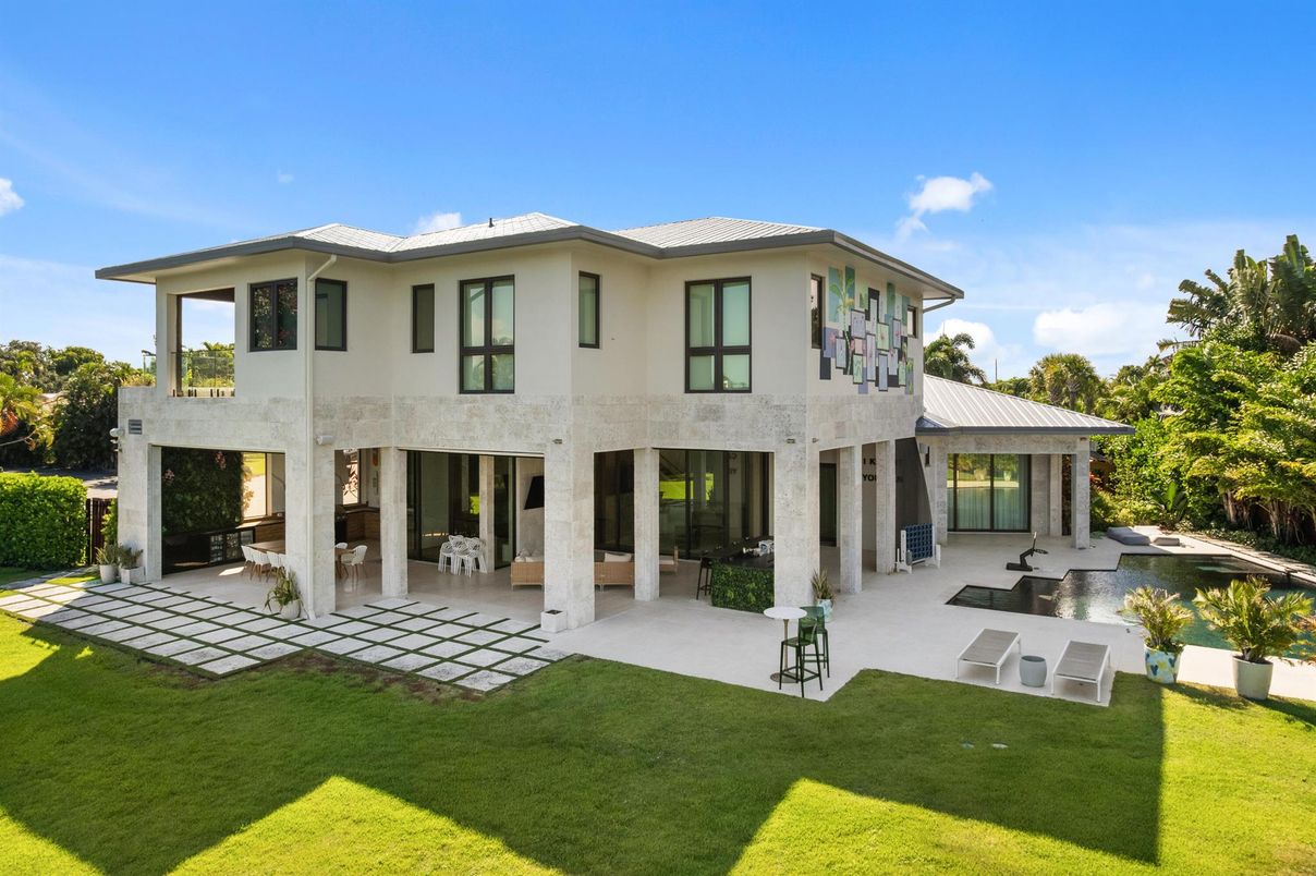 Backyard, Exterior