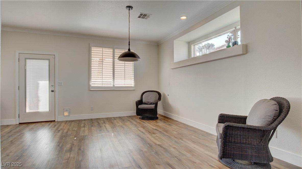 Interior, Pendant Lights, Recessed Lighting, Wood Texture Flooring
