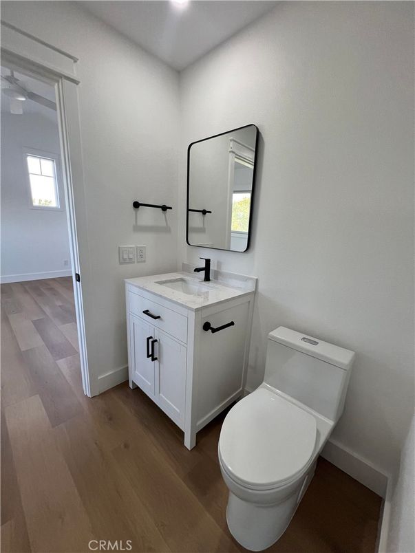 Bathroom, Interior, Recessed Lighting, Wood Texture Flooring