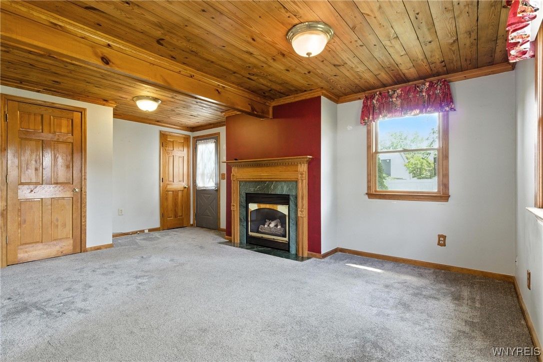 Empty room, Fireplace, Interior, Wooden Ceilings