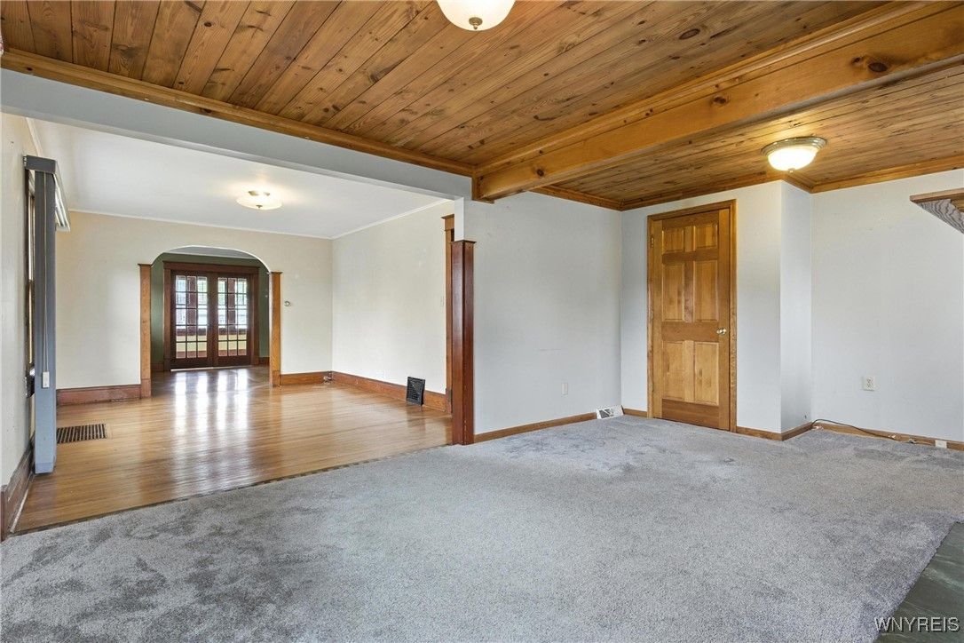 Empty room, Interior, Wooden Beams, Wooden Ceilings, Wood Texture Flooring