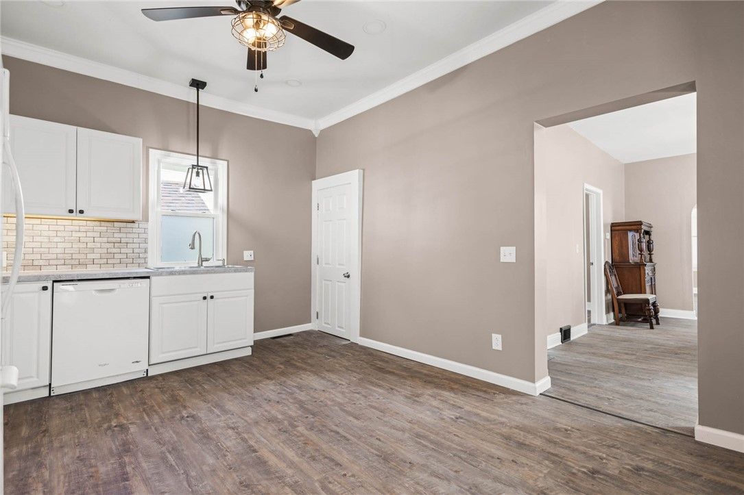 Interior, Kitchen, Pendant Lights, Wood Texture Flooring