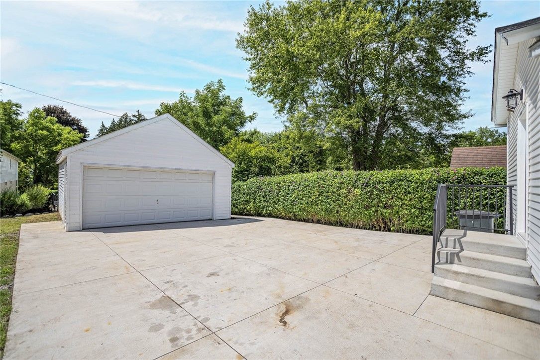 Detached Garage, Exterior