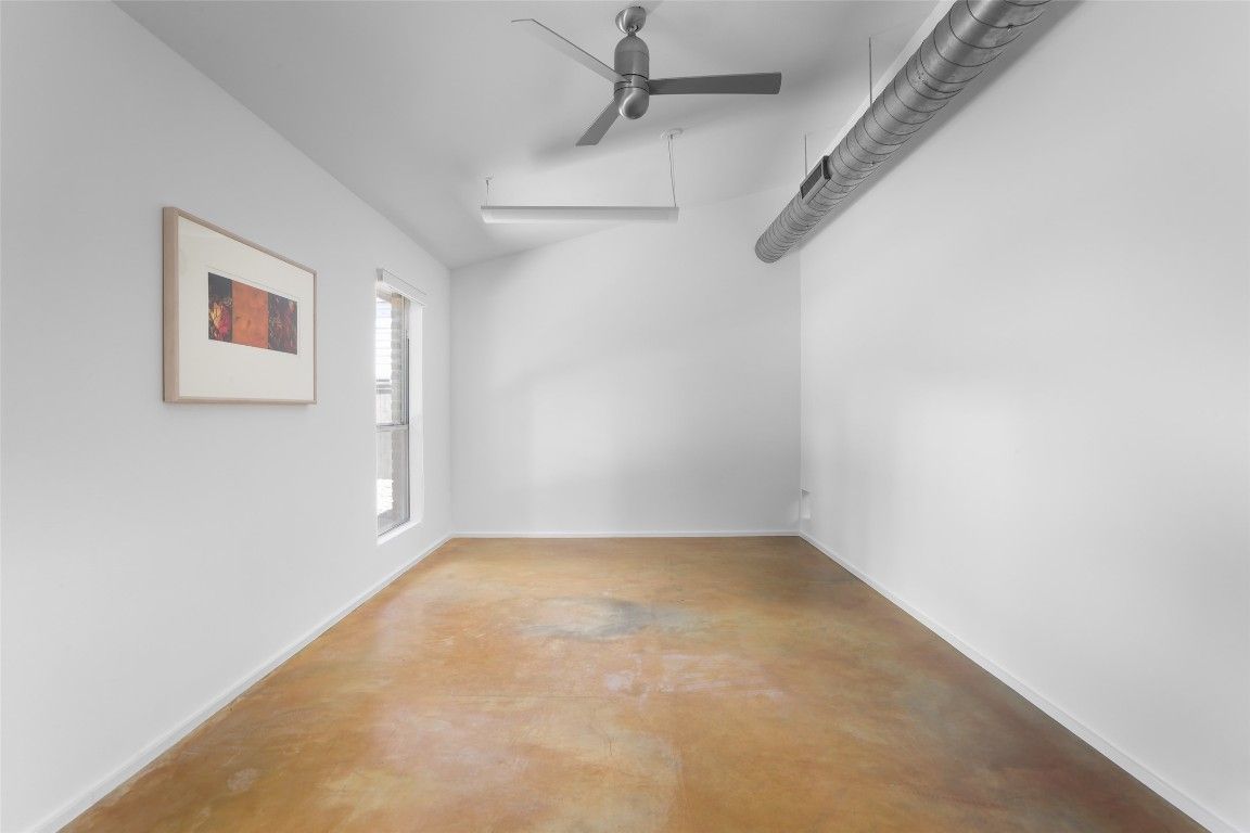 Empty room, Interior