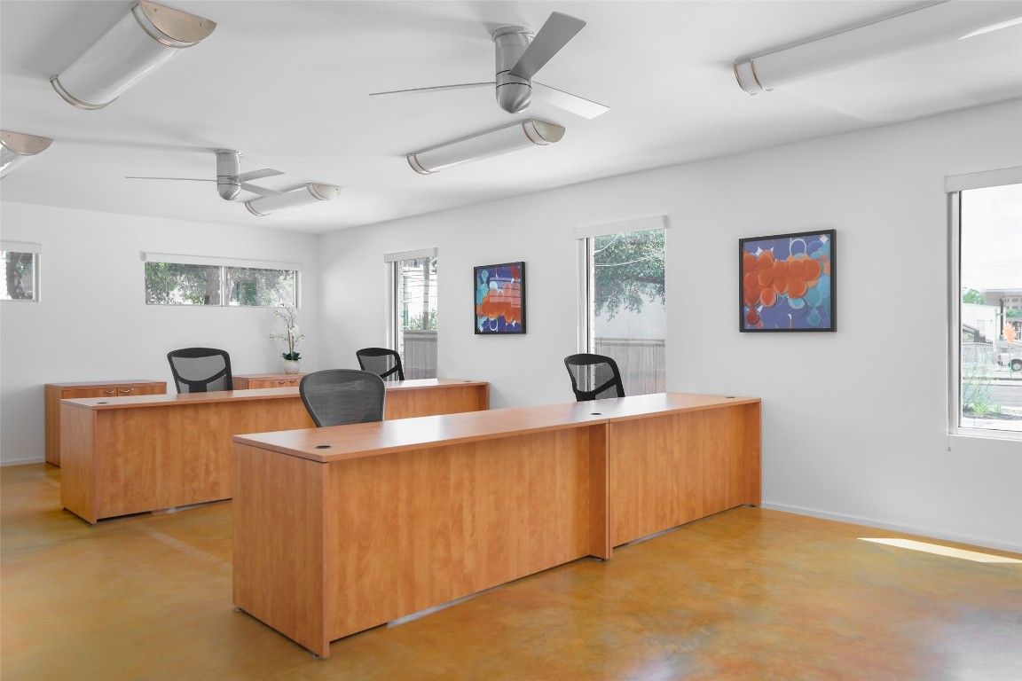 Home Office, Interior