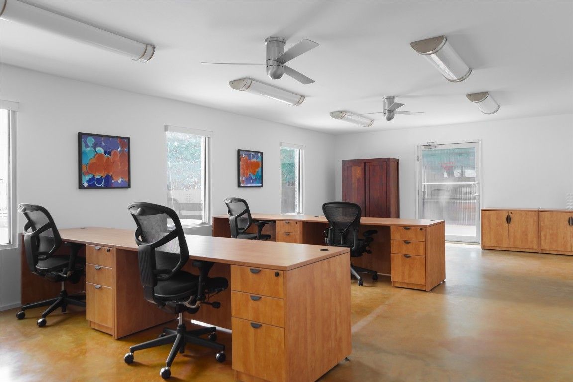 Home Office, Interior