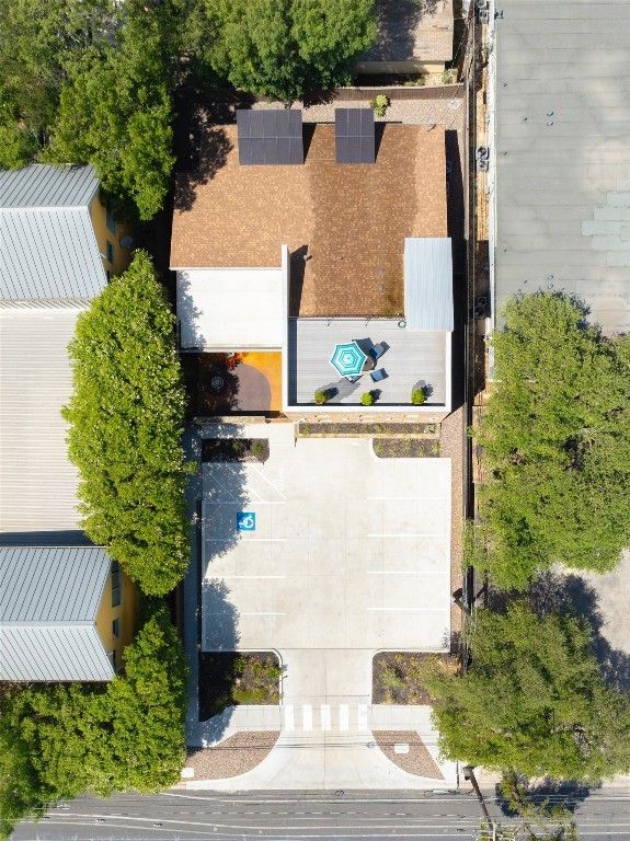 Exterior, Drone