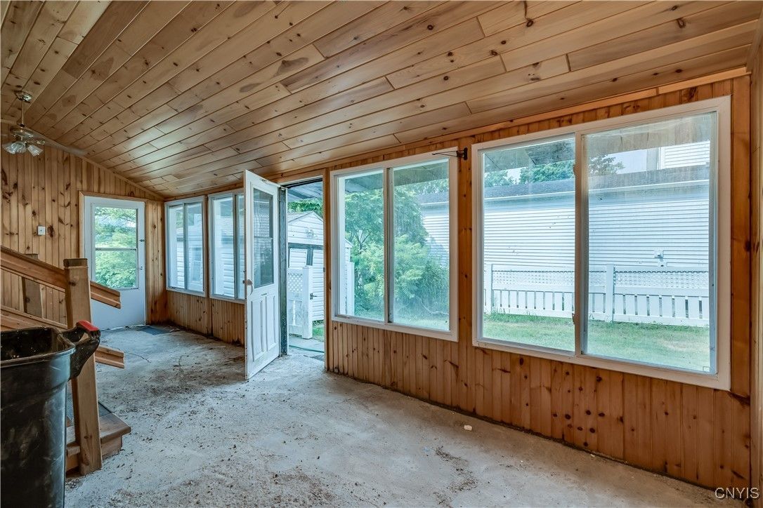 Empty room, Interior, Wooden Ceilings, Wooden Walls