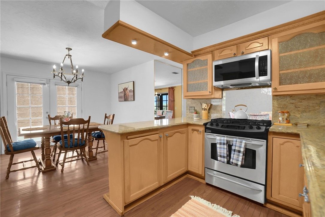 Chandelier, Dining room, Interior, Kitchen, Recessed Lighting, Wood Texture Flooring