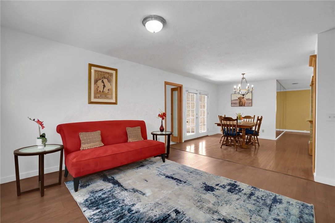 Chandelier, Dining room, Interior, Living room, Wood Texture Flooring