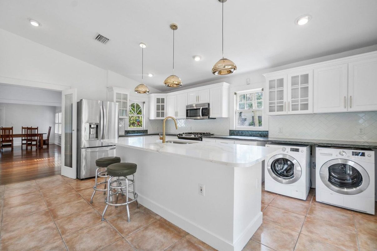 Interior, Kitchen, Pendant Lights, Recessed Lighting, Stainless Steel Appliances, Washer