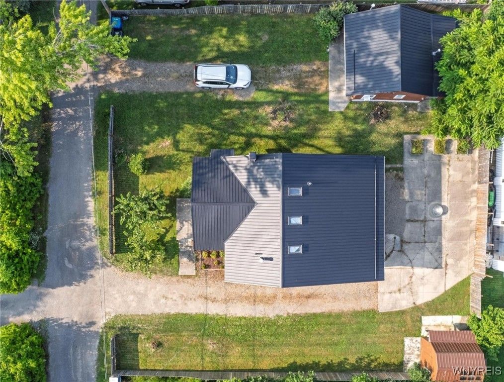 Exterior, Drone
