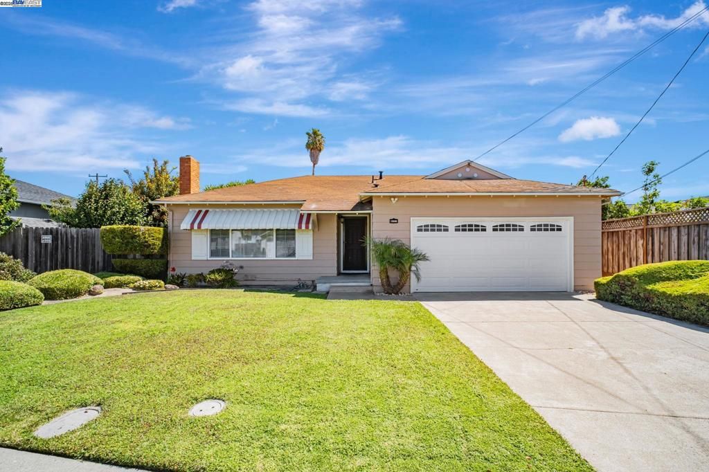 Attached, Backyard, Exterior, Facade, Ranch