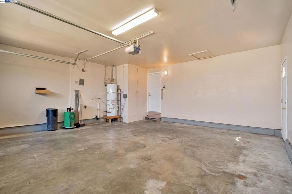 Garage, Interior