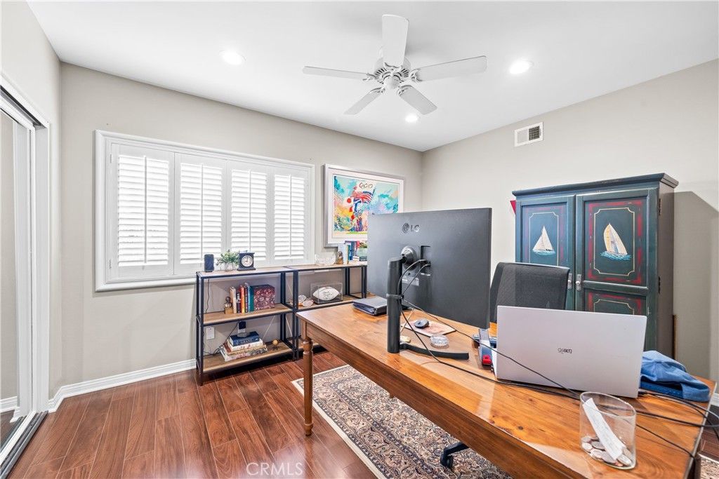 Home Office, Interior, Recessed Lighting, Wood Texture Flooring