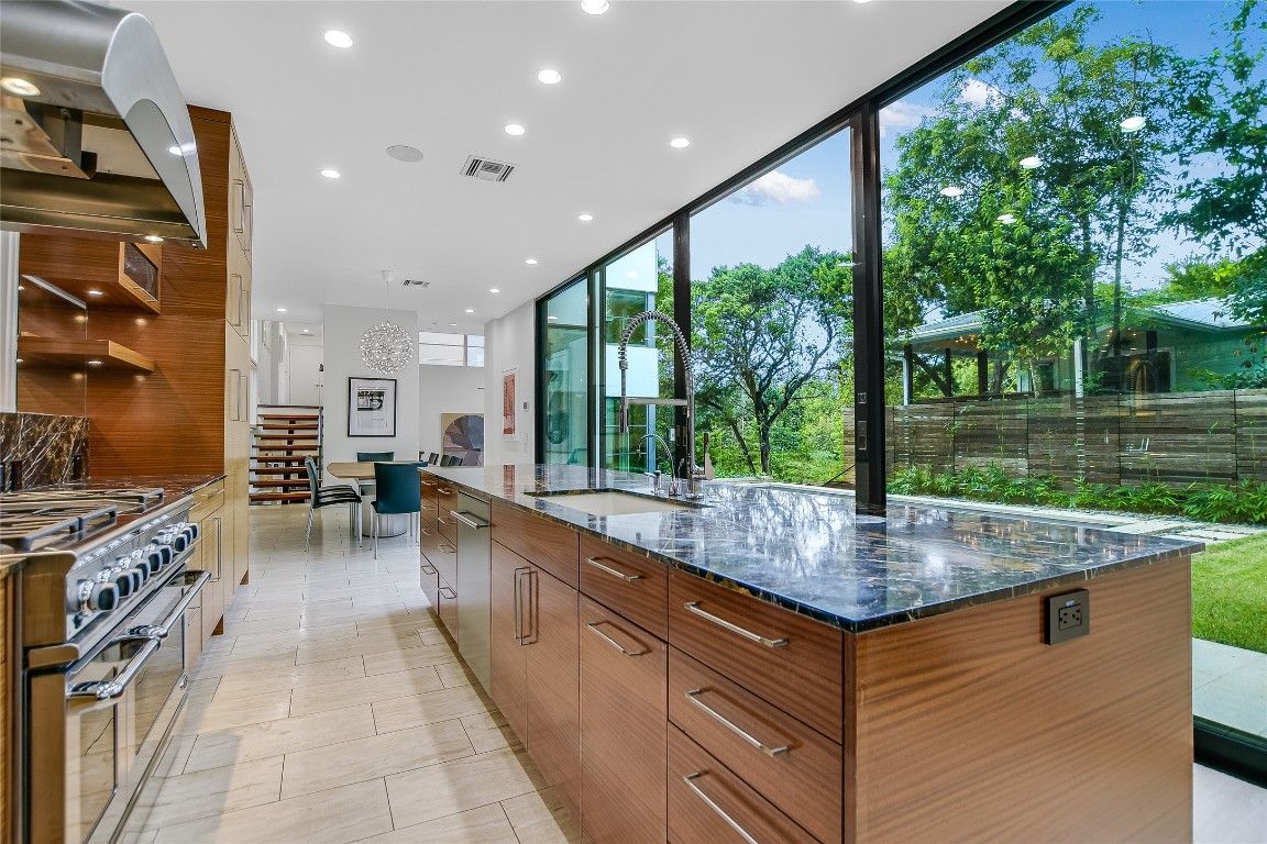 Chandelier, Dining room, Interior, Kitchen, Recessed Lighting, Stainless Steel Appliances