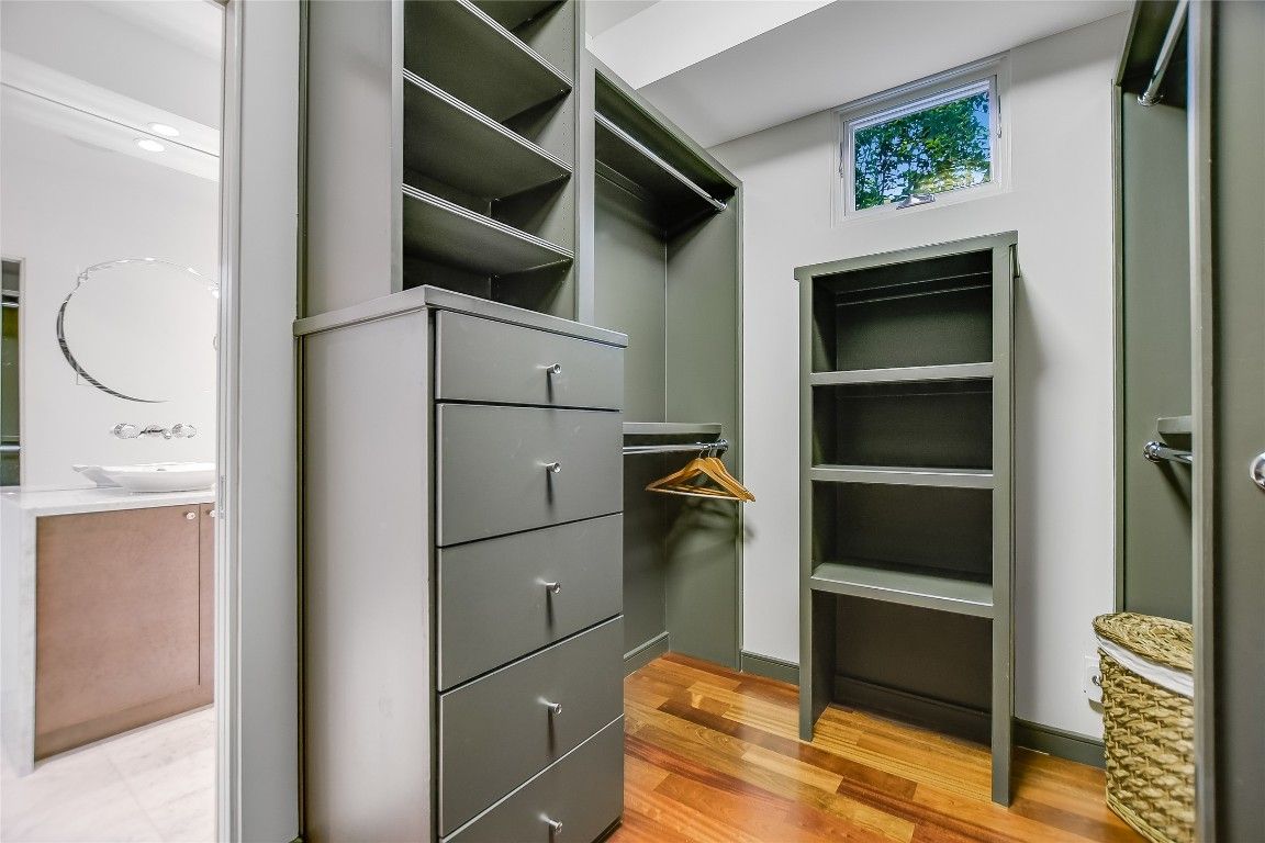 Bathroom, Interior, Walk-in Closets, Wood Texture Flooring