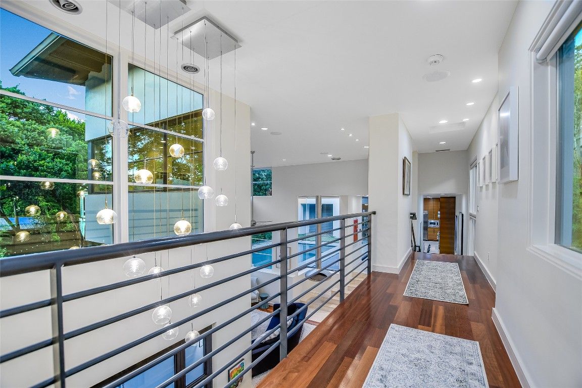 Interior, Pendant Lights, Recessed Lighting, Wood Texture Flooring