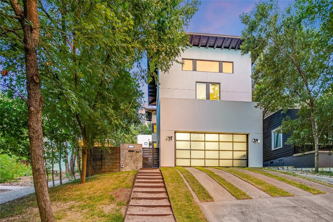 Attached, Exterior, Facade, Modern
