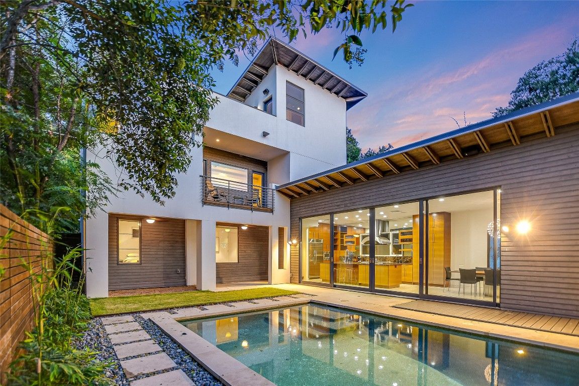 Exterior, Pool