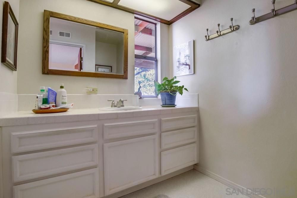 Bathroom, Interior, Tile Countertops