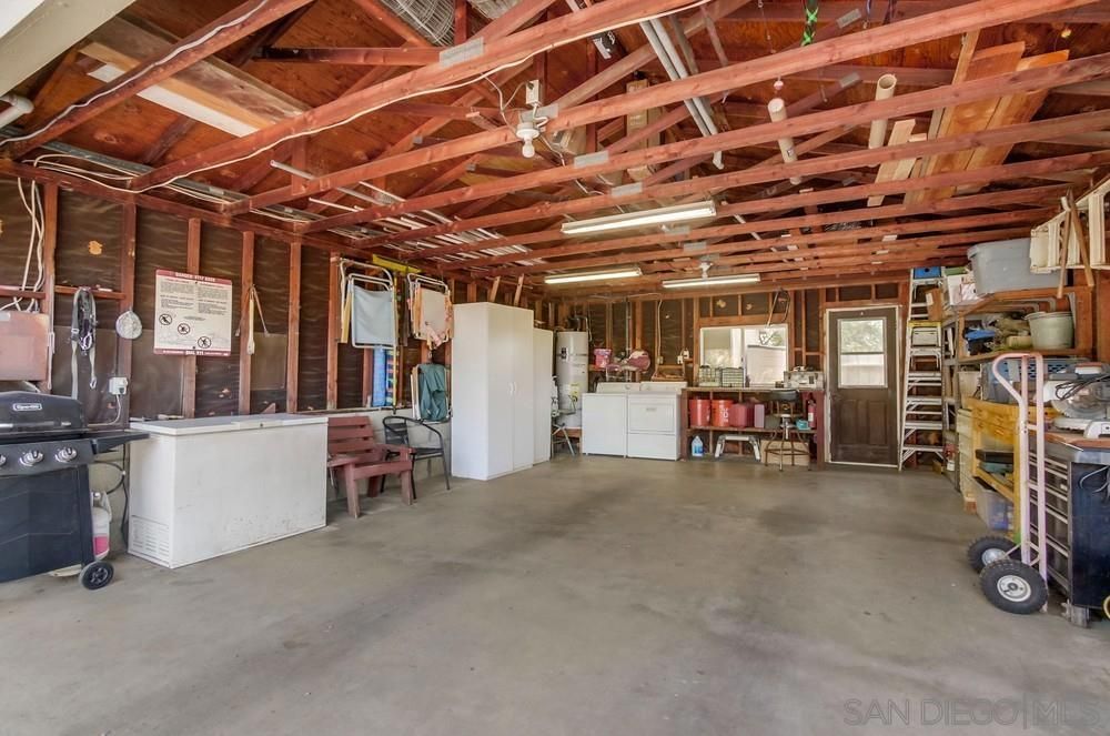 Interior, Washer, Wooden Beams, Wooden Ceilings