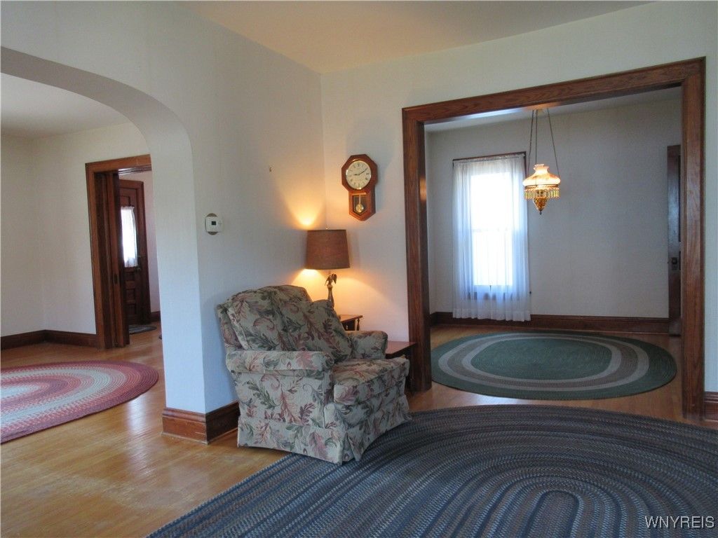 Interior, Pendant Lights, Wood Texture Flooring