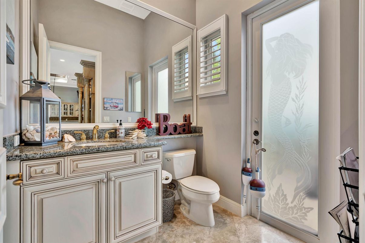 Bathroom, Interior, Recessed Lighting