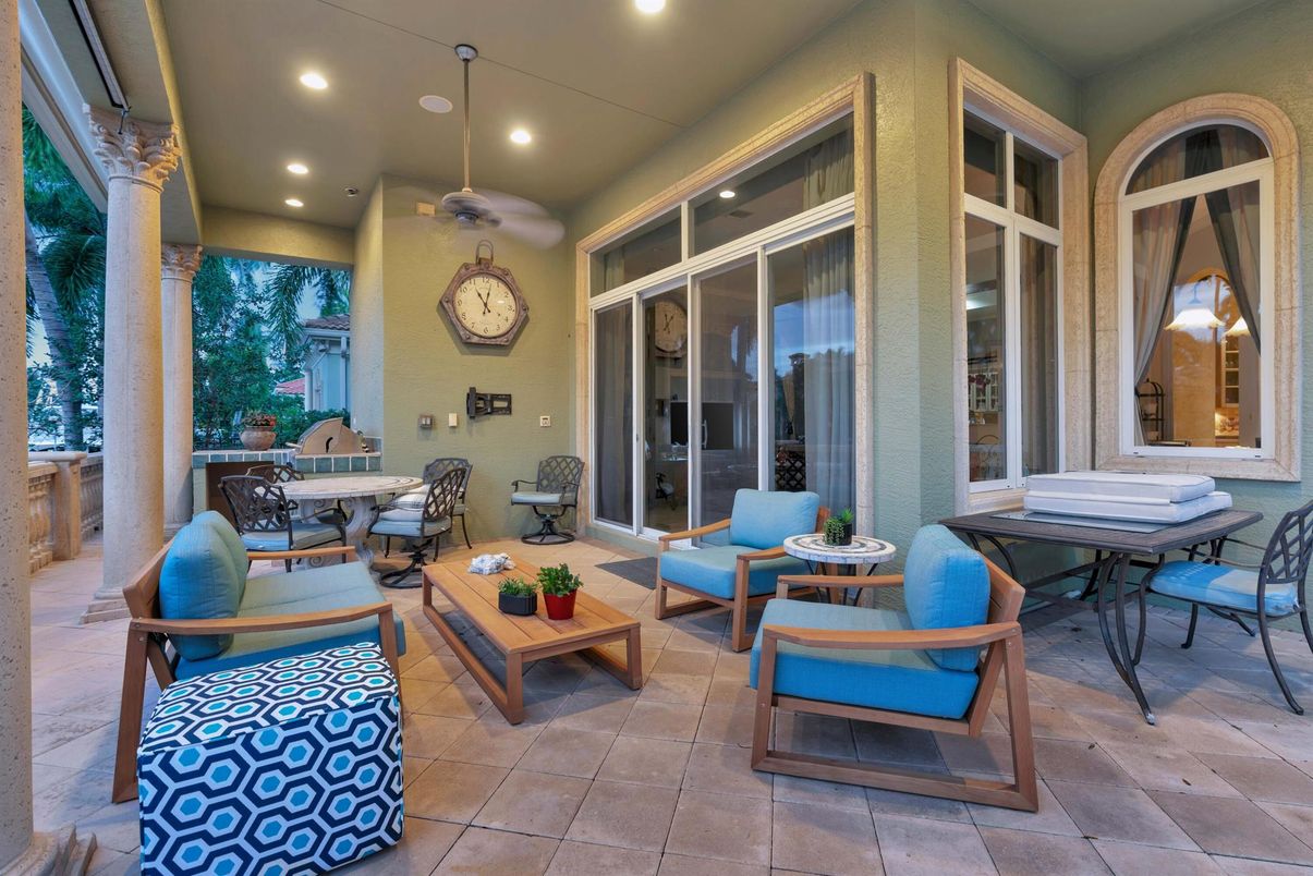 Exterior, Recessed Lighting
