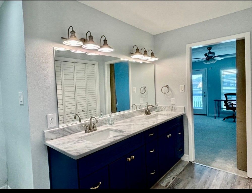 Bathroom, Dual Sink Vanities, Interior, Wood Texture Flooring