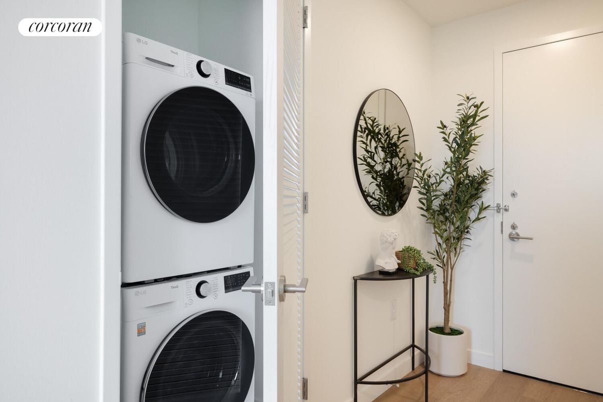 Interior, Utility Closets, Washer, Wood Texture Flooring