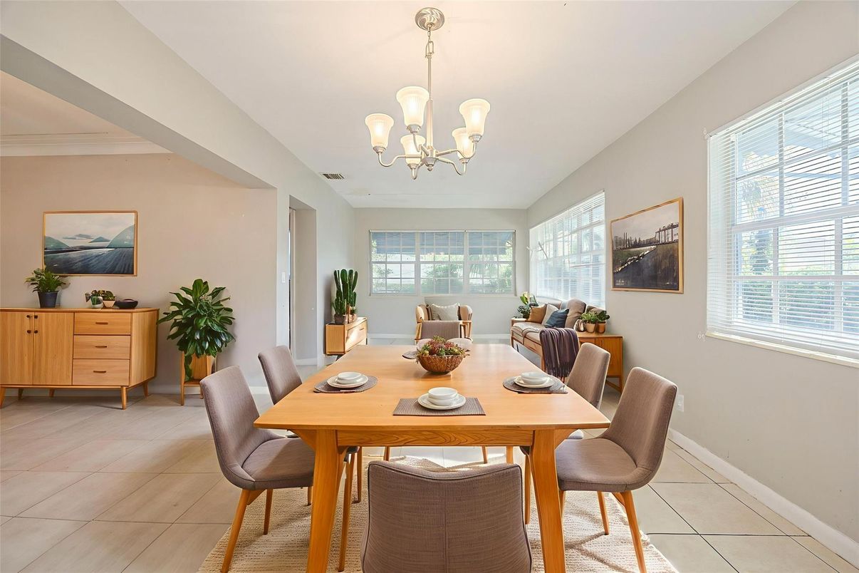 Chandelier, Dining room, Interior