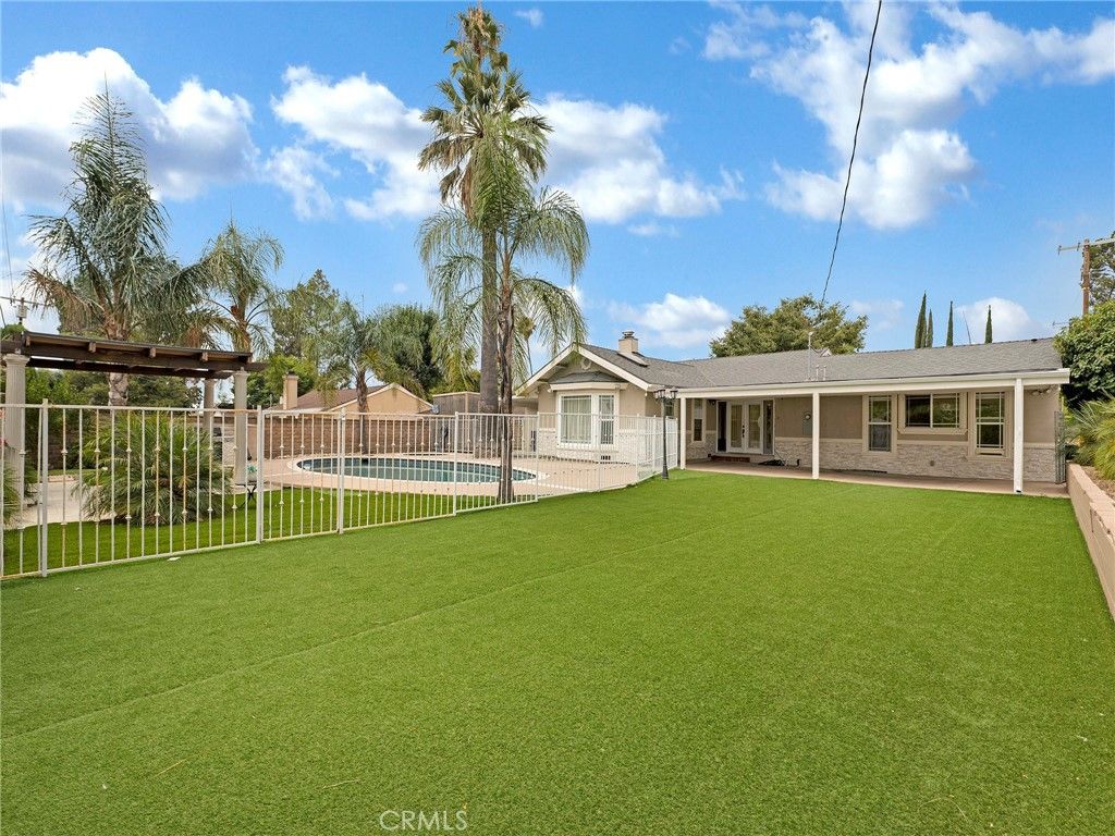 Backyard, Exterior, Pool