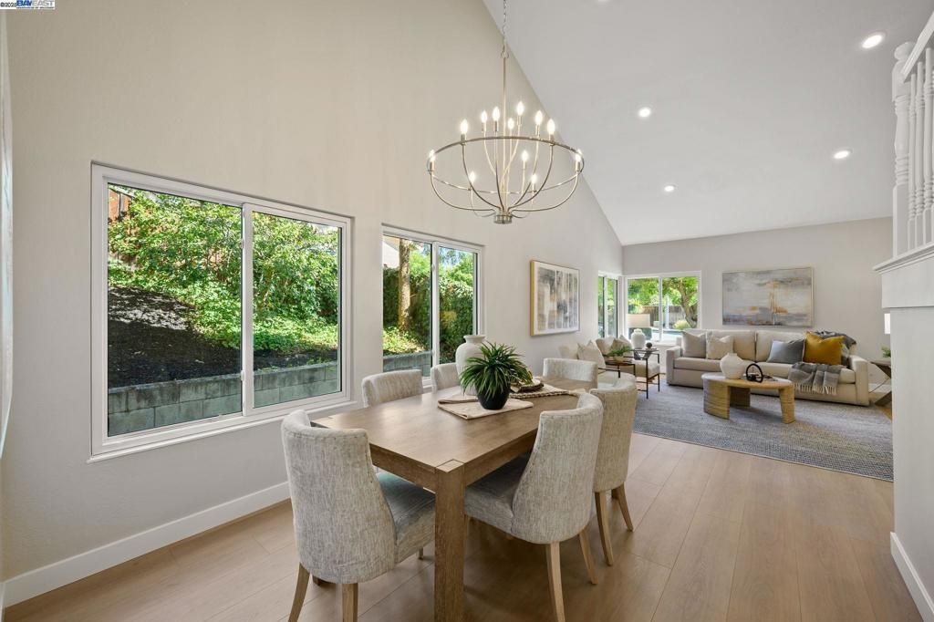 Chandelier, Dining room, Interior, Living room, Pendant Lights, Recessed Lighting, Wood Texture Flooring