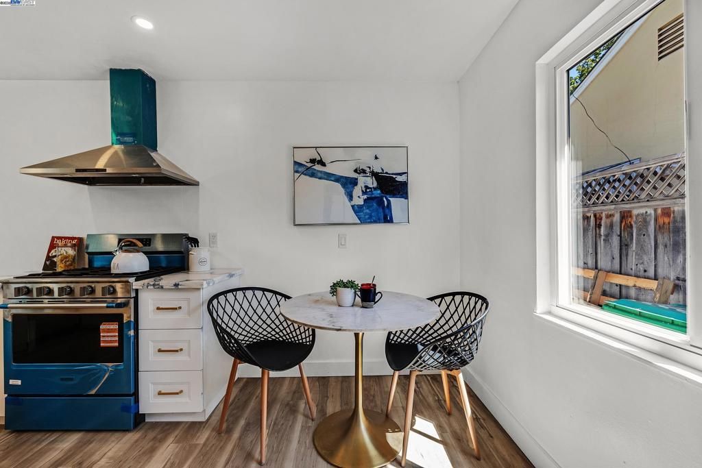 Dining room, Interior, Kitchen, Recessed Lighting, Wood Texture Flooring