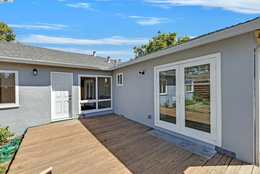Exterior, Wood Texture Flooring